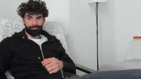 Snapshot of cuteeboy chatting on April 11, 8:51 am cuteeboy online show from April 11, 8:51 am