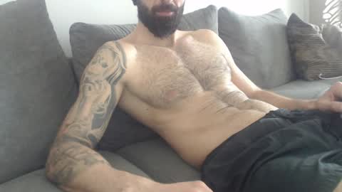 Snapshot of cuteeboy chatting on April 14, 8:31 am cuteeboy online show from April 14, 8:31 am