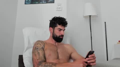 cuteeboy online show from June 2, 6:48 am