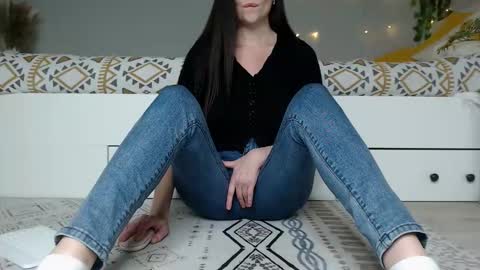 Anna online show from November 8, 1:33 pm