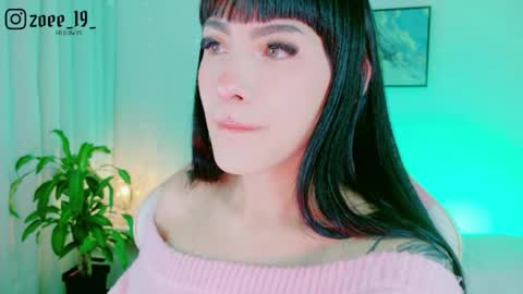 Zoe  online show from May 11, 3:12 am