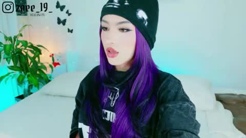 Zoe  online show from June 24, 3:49 am