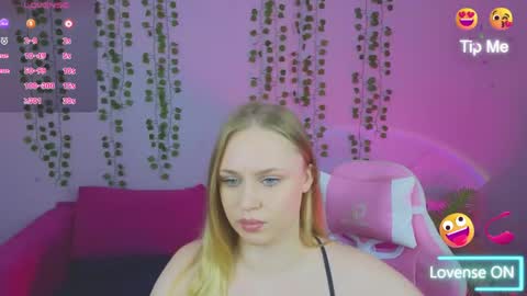 Snapshot of cutefever chatting on April 24, 1:19 am Amyy online show from April 24, 1:19 am