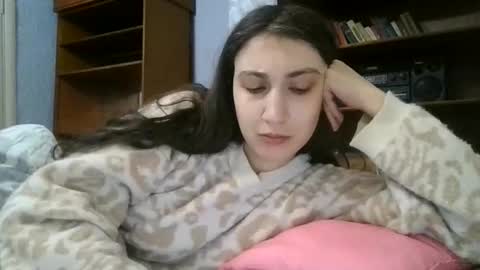 cutekattie online show from December 4, 3:05 am