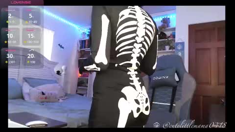 Snapshot of cutelittlemama0418 chatting on October 25, 2:24 pm Cutelittlemama0418 Lola online show from October 25, 2:24 pm