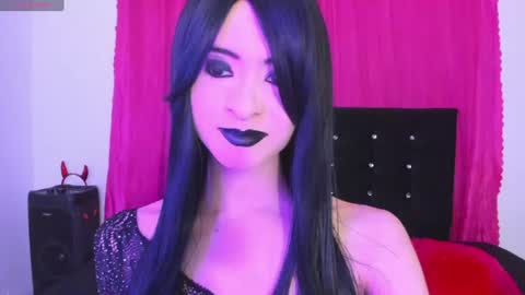 Snapshot of cutenaked_8 chatting on June 11, 12:08 am Natalie online show from June 11, 12:08 am