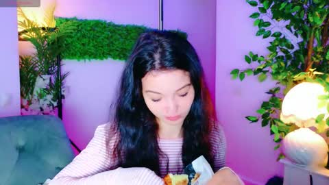 Snapshot of cuteness__girl chatting on October 4, 6:00 am cuteness__girl online show from October 4, 6:00 am