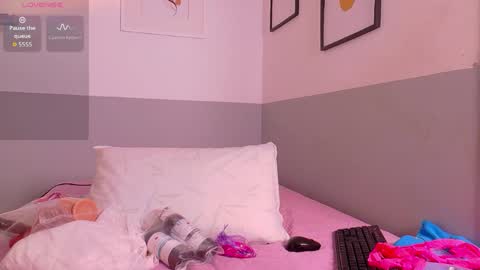 Snapshot of cutepetitee chatting on May 2, 7:30 pm cutepetitee online show from May 2, 7:30 pm