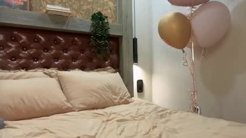 Snapshot of cuterebelious chatting on February 8, 2:09 pm Kim online show from February 8, 2:09 pm