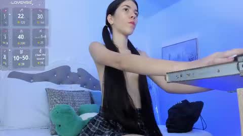 cutesofiaa online show from July 3, 8:26 pm