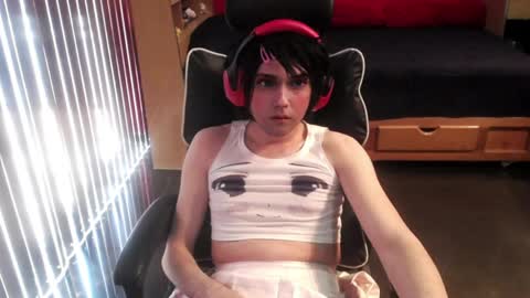 Snapshot of cutest_princess chatting on April 2, 5:10 pm cutest_princess online show from April 2, 5:10 pm
