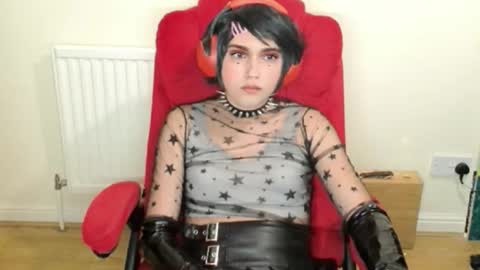 Snapshot of cutest_princess chatting on April 25, 9:56 pm cutest_princess online show from April 25, 9:56 pm