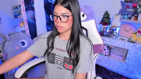 Snapshot of cutestephuwu chatting on February 19, 7:39 am - independent model online show from February 19, 7:39 am