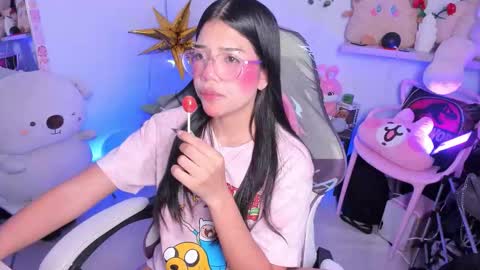  - independent model online show from November 3, 1:08 am