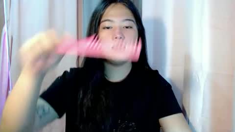 Snapshot of cutestgurl_ chatting on February 8, 12:25 am cute online show from February 8, 12:25 am