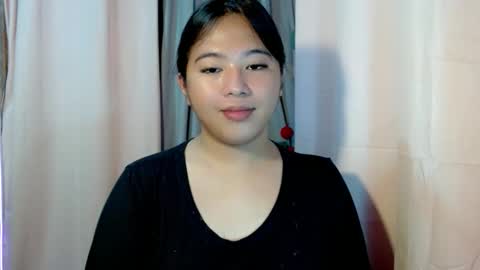 Snapshot of cutestgurl_ chatting on February 15, 1:46 am cute online show from February 15, 1:46 am