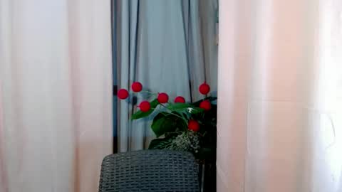 Snapshot of cutestgurl_ chatting on February 23, 4:10 am cute online show from February 23, 4:10 am