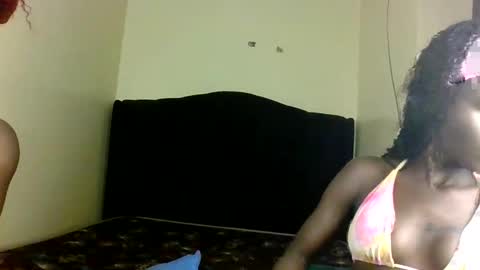 cutey_mara online show from May 11, 5:13 am