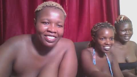 Snapshot of cutey_mellanin chatting on February 11, 10:28 pm cutey_mellanin online show from February 11, 10:28 pm