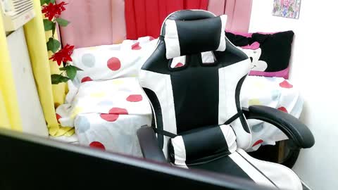 cuteychub online show from January 15, 2:21 pm