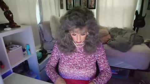 Sandra Love online show from April 3, 3:43 pm