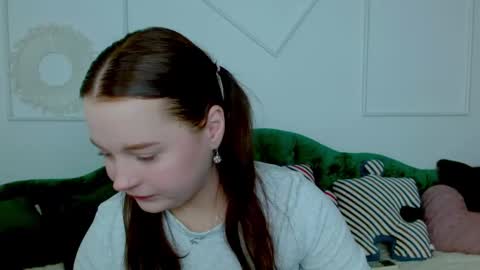 Snapshot of cutie__cutiee_ chatting on October 16, 8:10 pm Nika online show from October 16, 8:10 pm