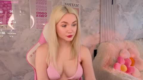 HelloMy name Eva online show from June 9, 3:40 am
