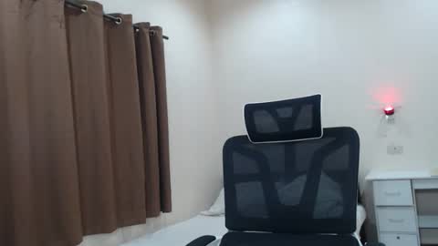 Neil Taylor online show from November 2, 2:14 am