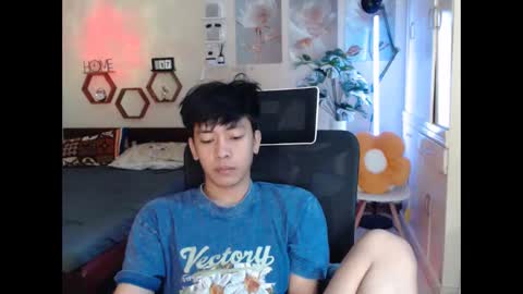 Neil Taylor online show from December 18, 7:14 am