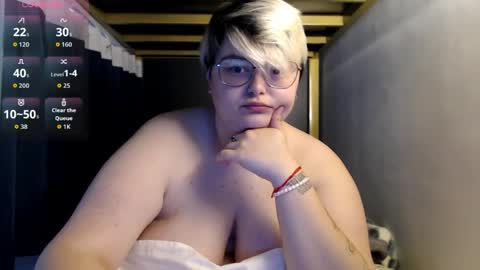 Snapshot of cutie_florence chatting on April 27, 8:23 am Sophie Lilith online show from April 27, 8:23 am
