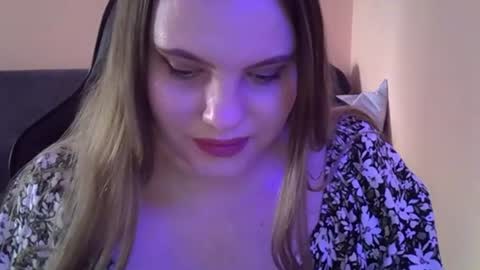 Snapshot of cutie_girl__ chatting on July 19, 11:52 pm cutie_girl__ online show from July 19, 11:52 pm