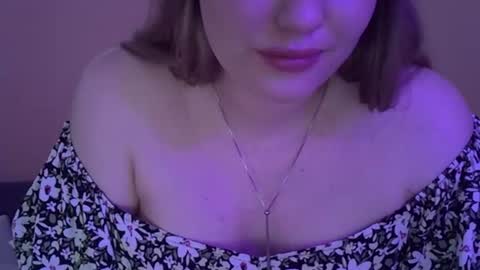 Snapshot of cutie_girl__ chatting on July 21, 2:03 am cutie_girl__ online show from July 21, 2:03 am