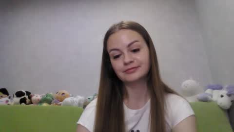 Snapshot of cutie_klo_ chatting on May 23, 2:50 am Chloe online show from May 23, 2:50 am