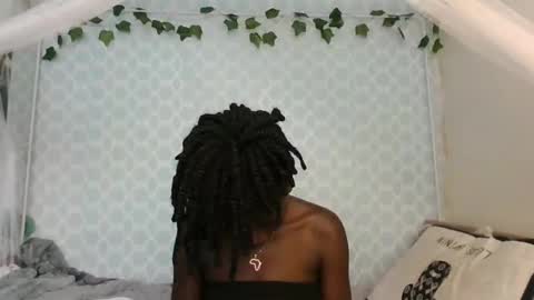 Snapshot of cutie_liqy chatting on May 2, 11:04 am Liqy online show from May 2, 11:04 am