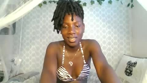 Snapshot of cutie_liqy chatting on May 4, 9:00 pm Liqy online show from May 4, 9:00 pm