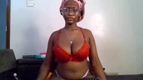 Snapshot of cutie_pumpkin_ chatting on March 12, 9:48 am CUTIE online show from March 12, 9:48 am