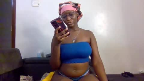 Snapshot of cutie_pumpkin_ chatting on March 18, 9:40 pm CUTIE online show from March 18, 9:40 pm