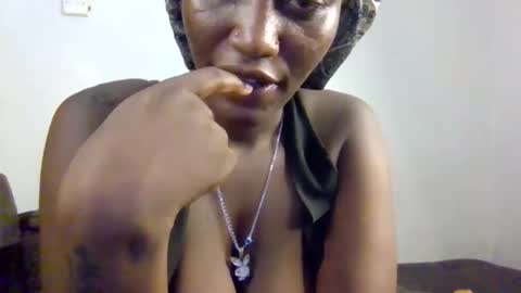 Snapshot of cutie_pumpkin_ chatting on March 27, 11:48 pm CUTIE online show from March 27, 11:48 pm