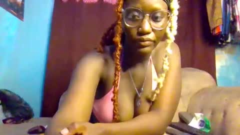 Snapshot of cutie_pumpkin_ chatting on April 6, 11:55 am CUTIE online show from April 6, 11:55 am
