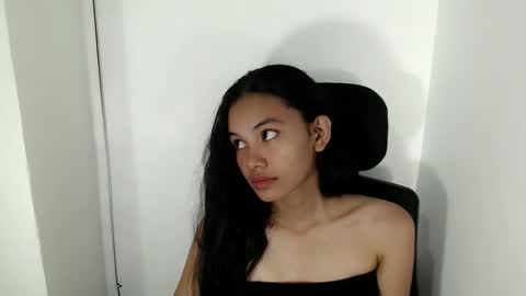 cutiee_lily2 online show from May 27, 1:57 am
