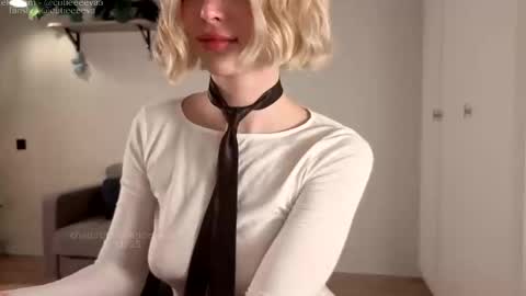 E online show from November 5, 4:29 pm