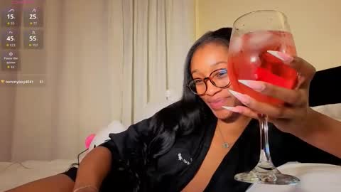 cutieeeva online show from May 24, 1:32 am