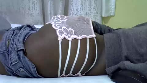 cutiehanish4 online show from December 18, 10:43 am