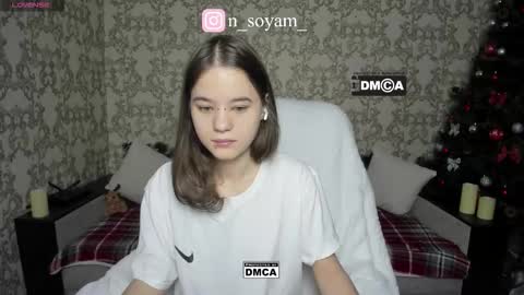 Snapshot of cutiekitty_cb chatting on December 22, 2:19 am cutiekitty_cb online show from December 22, 2:19 am