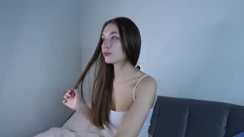 Vivienne online show from November 8, 5:29 am