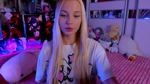 Nora online show from October 28, 9:17 pm