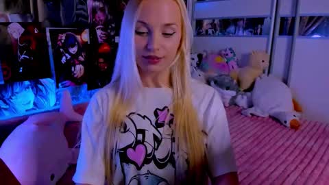 Snapshot of cuttie_ponyy chatting on March 19, 9:19 pm Nora online show from March 19, 9:19 pm