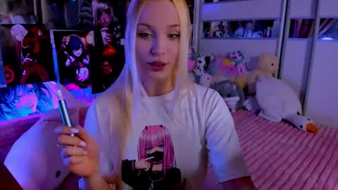 Snapshot of cuttie_ponyy chatting on March 25, 9:21 pm Nora online show from March 25, 9:21 pm