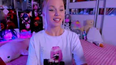 Nora online show from June 20, 8:33 pm