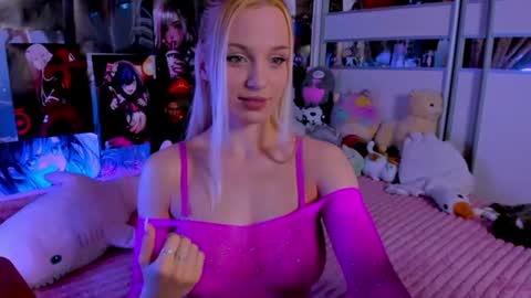Nora online show from July 20, 8:11 pm